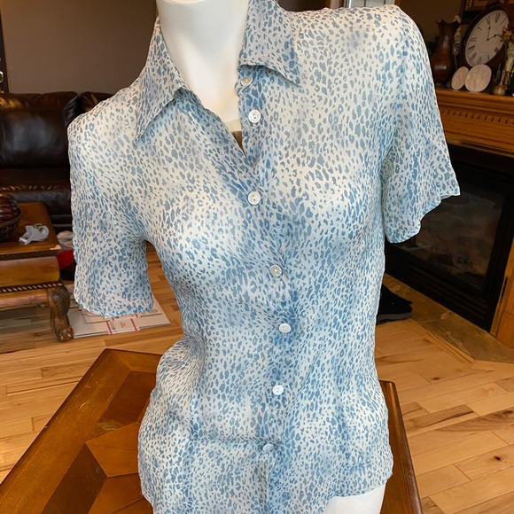 🦋 Lightweight. Iridescent/Pearl Buttons. - Picture 1 of 6